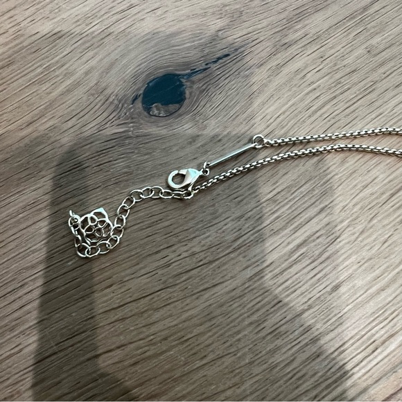 Light yellow gold plated Pendant Necklace - Picture 4 of 5